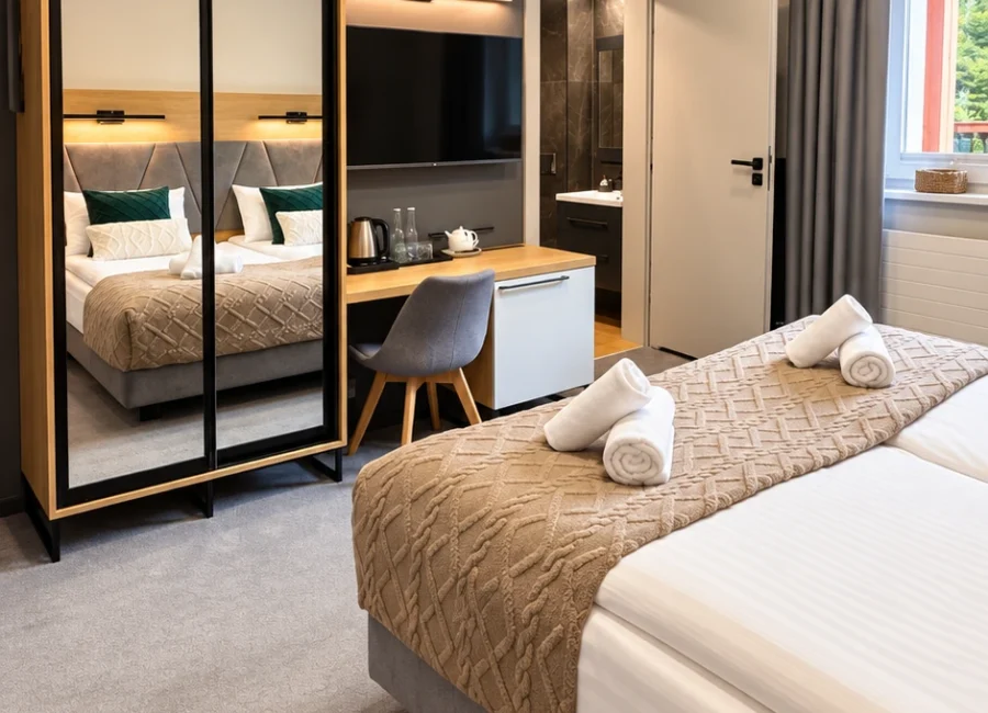 Pokój z łóżkiem typu king-size – 102 – Wójcik SPA Krynica-Zdrój – zdjęcie 3