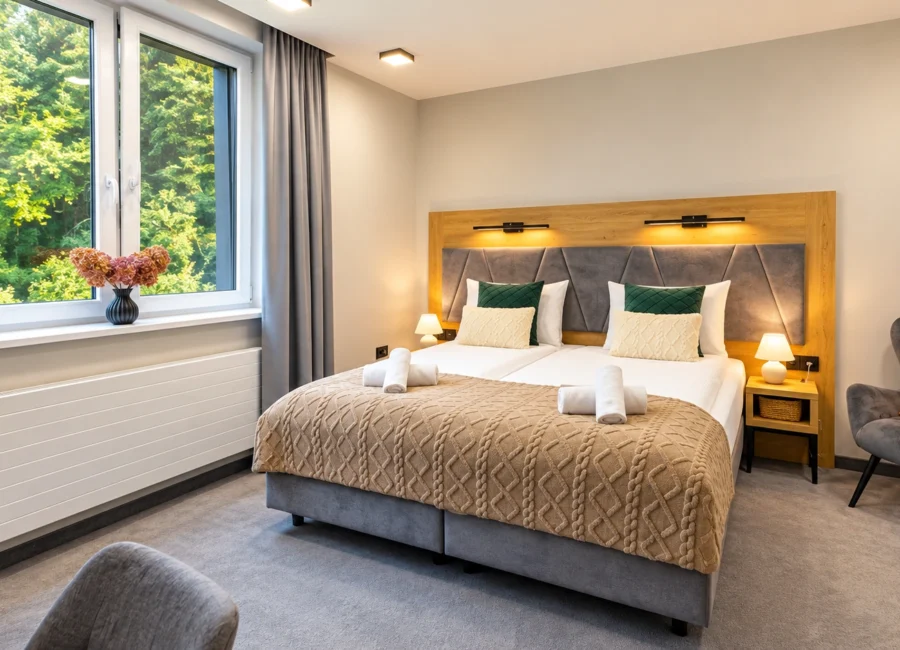 Pokój Dwuosobowy typu Deluxe z balkonem – 304 – Wójcik SPA Krynica-Zdrój – zdjęcie 2